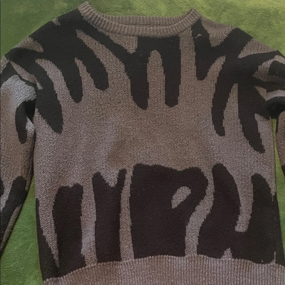Abstract Patterned Sweater - Picture 1 of 4
